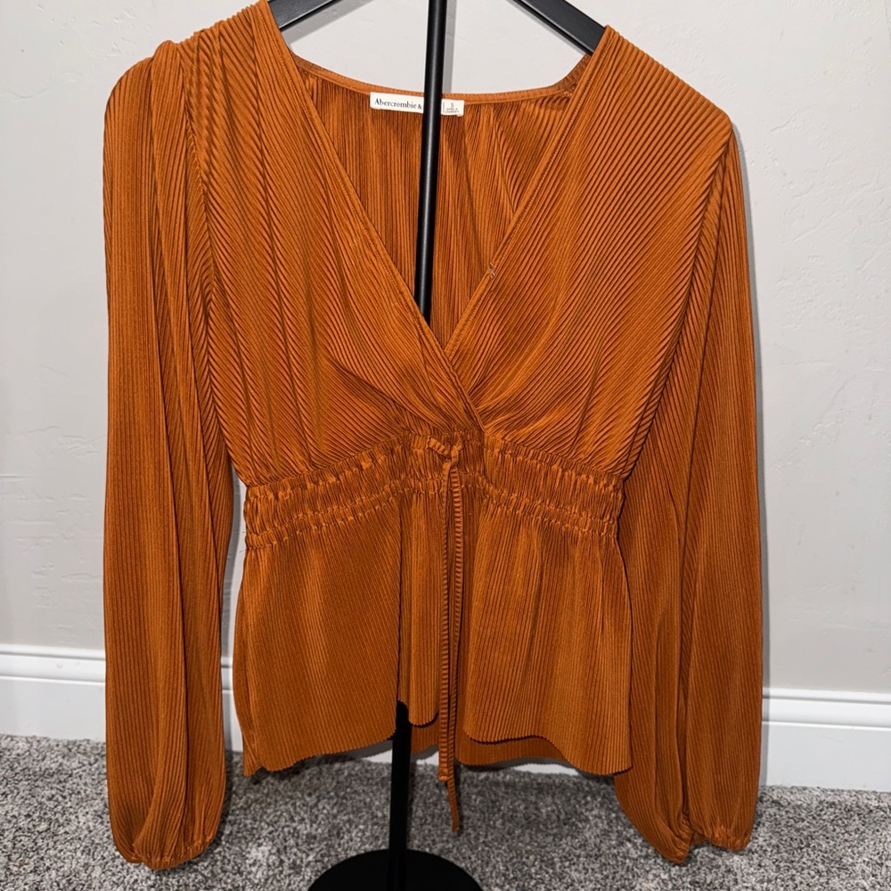 Abercrombie & Fitch Orange Rust Terracotta Pleated Blouse w Belt and Clasp Small